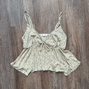 ‼️SOLD‼️ Stitch & Pine Ruffle V Neck Green Floral Crop Cami Medium